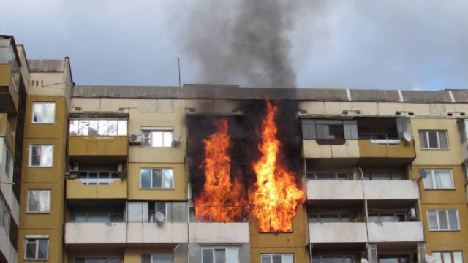 Психар подпали апартамента на бургазлийка - E-Burgas.com
