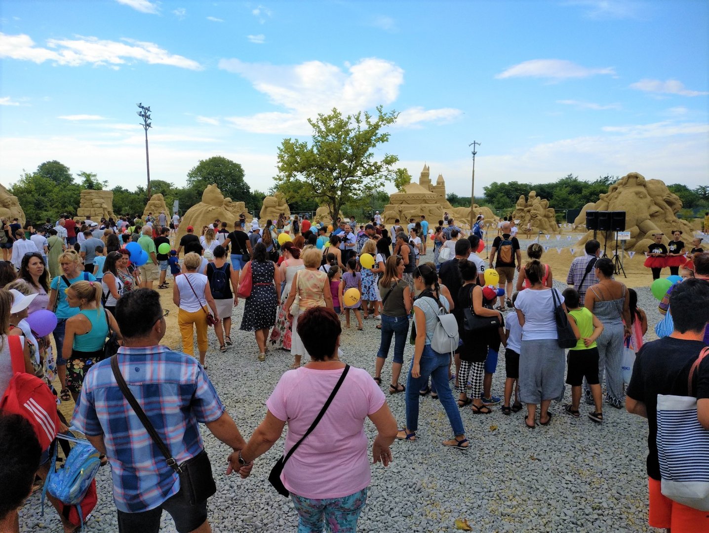Ето как Бургас откри Пясъчния фестивал това лято (Видео) - E-Burgas.com
