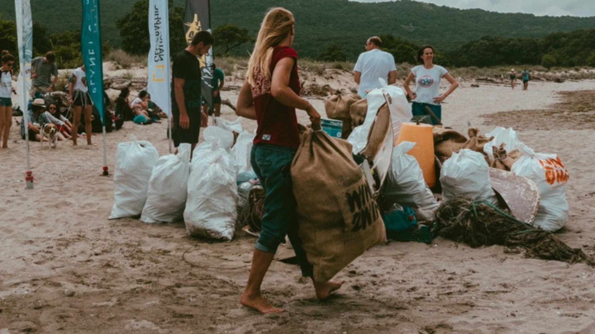 Безплатен урок по SUP за всеки, който чисти бургаския плаж днес, вижте къде - E-Burgas.com