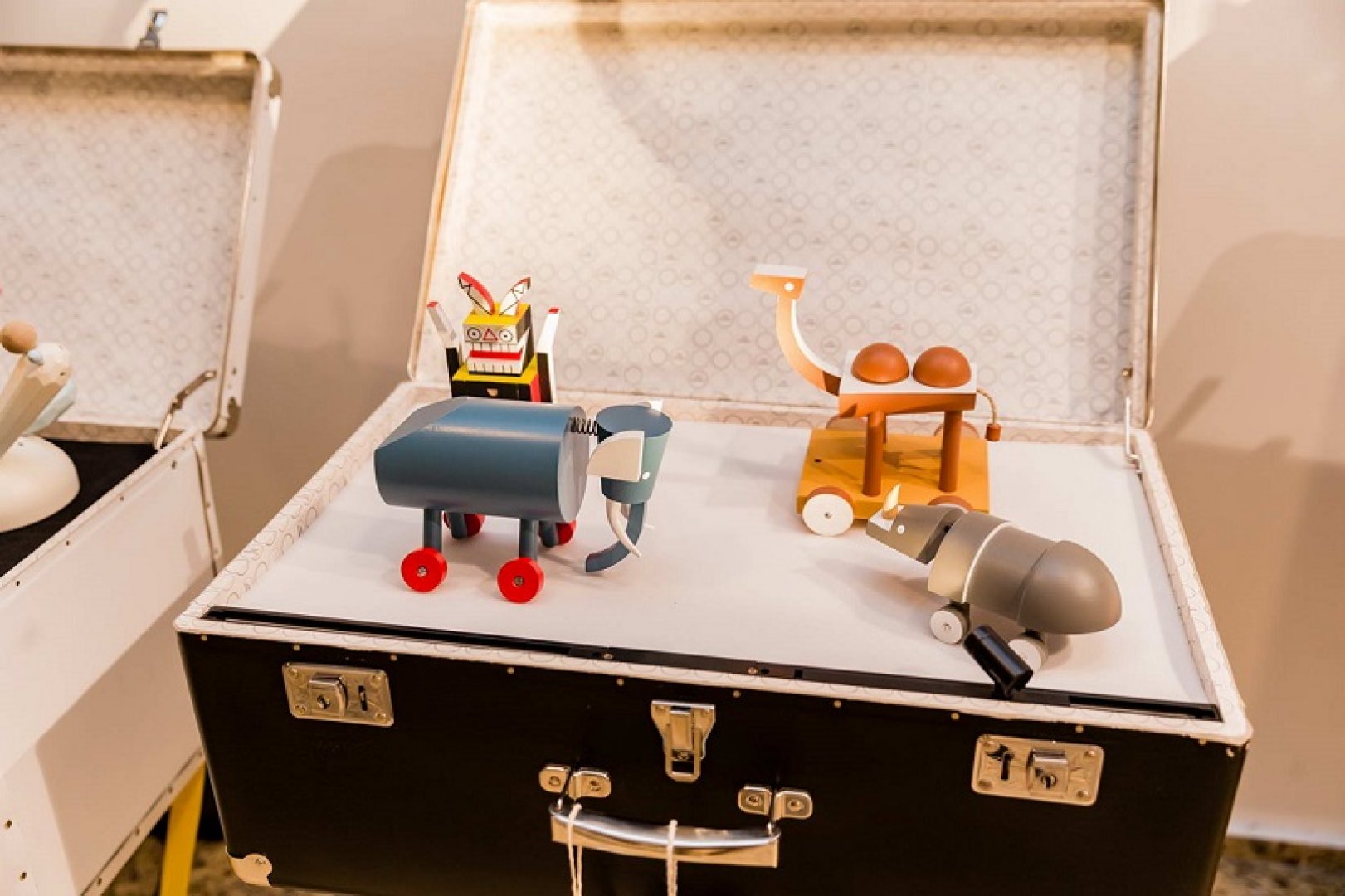 Изложба показва 100-годишни чешки играчки в Казиното  - E-Burgas.com