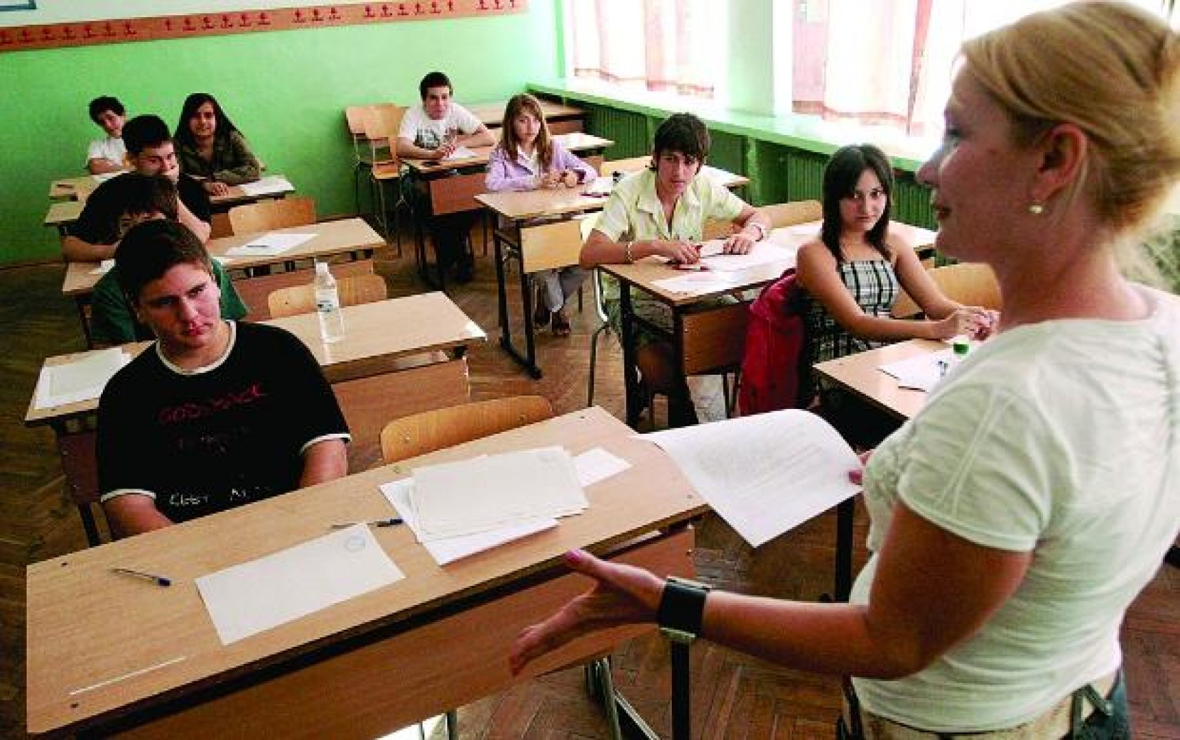 Търсят се 1000 нови учители в страната - E-Burgas.com