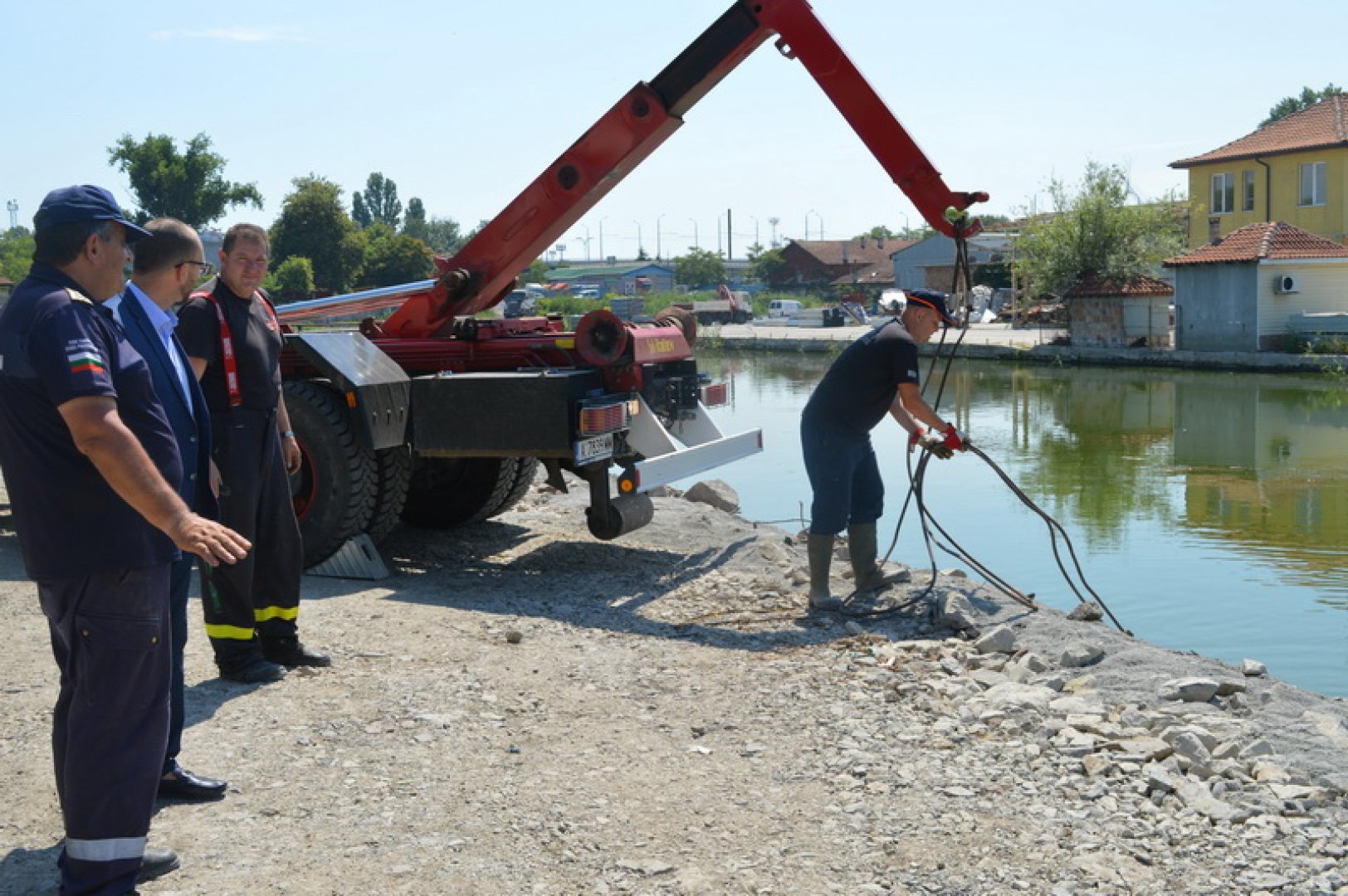 Край на наводненията: Предстои окончателно почистване на канала между Вая и Черно море - E-Burgas.com