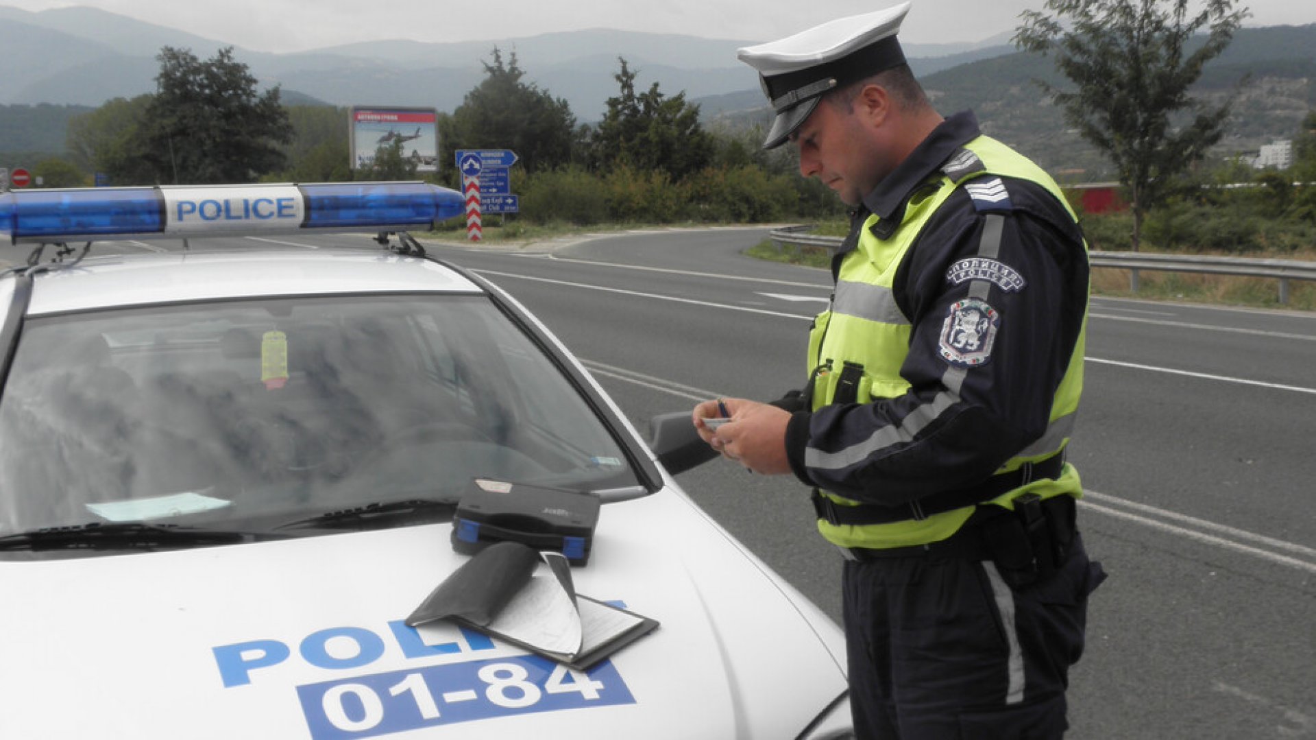 Акция на полицията срещу говоренето по мобилни телефони при шофиране - E-Burgas.com