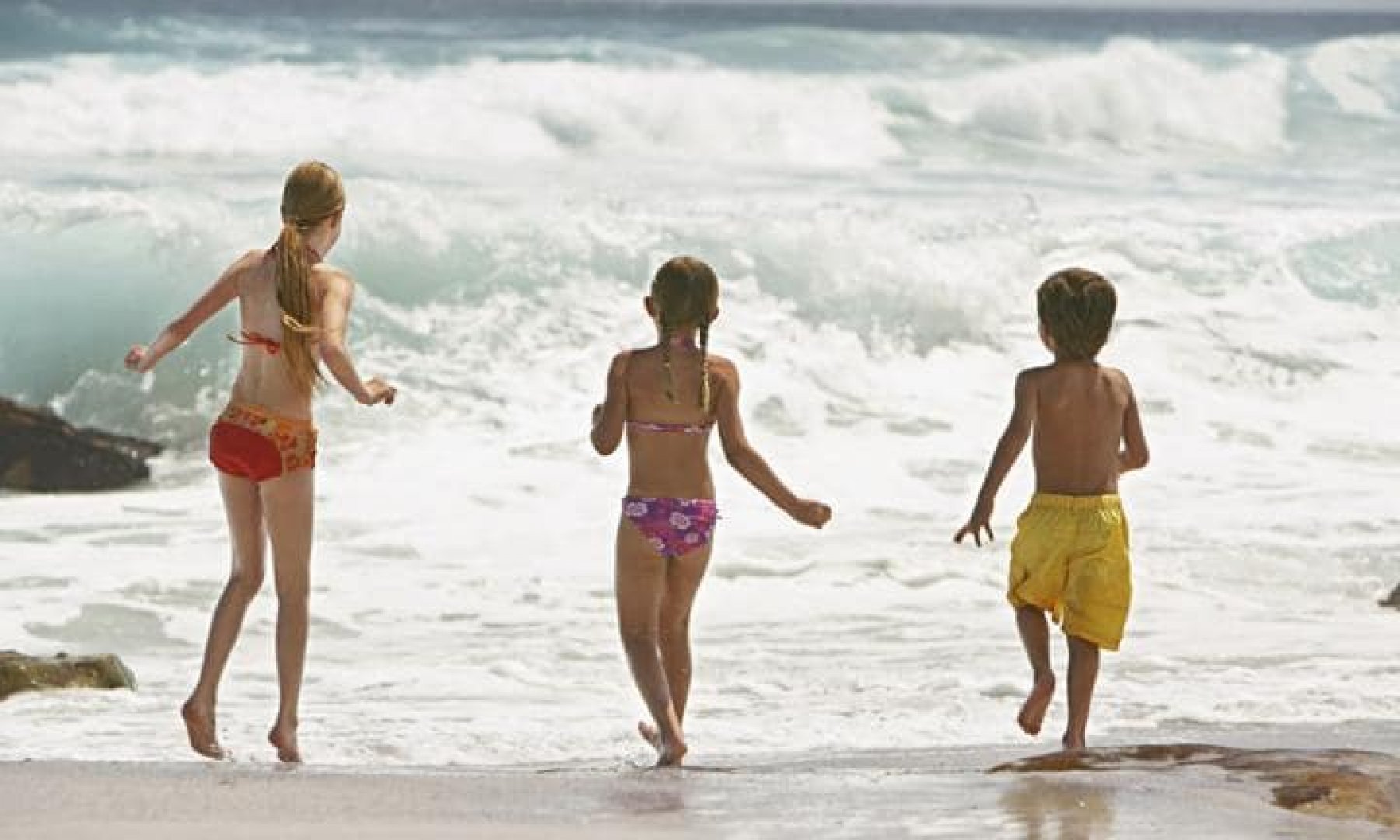 Спасители: С вълни или без - децата трябва да влизат в морето с придружител  - E-Burgas.com