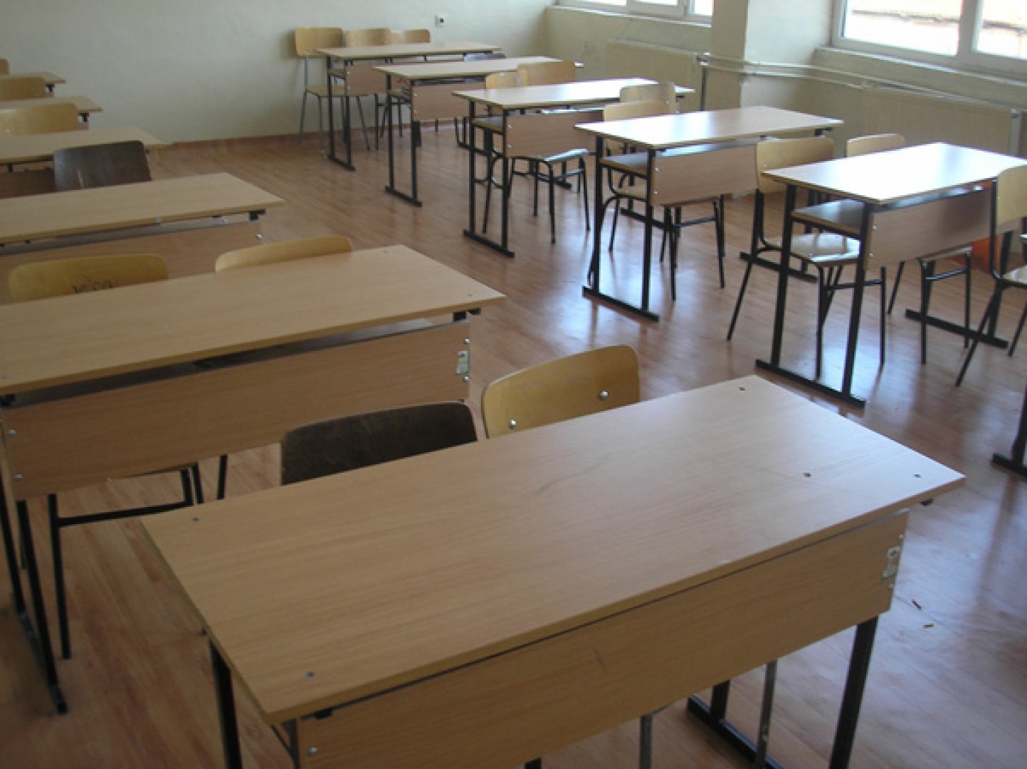 Над 50 училища в страната отварят врати утре без да са приключили с ремонтите - E-Burgas.com