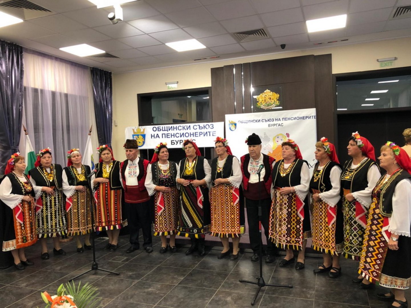 Бургаските пенсионери посветиха концерт на Деня на будителите - E-Burgas.com