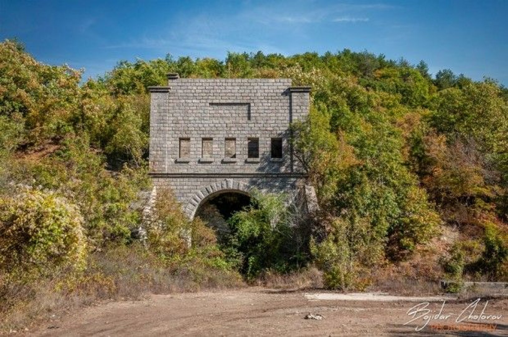 Фотографи предлагат таен тунел между Варна и Бургас за забележителност - E-Burgas.com