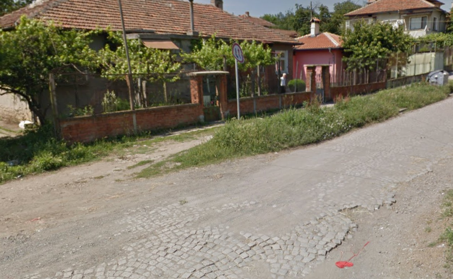 Криминално проявен краде павета от улица в Средец - E-Burgas.com