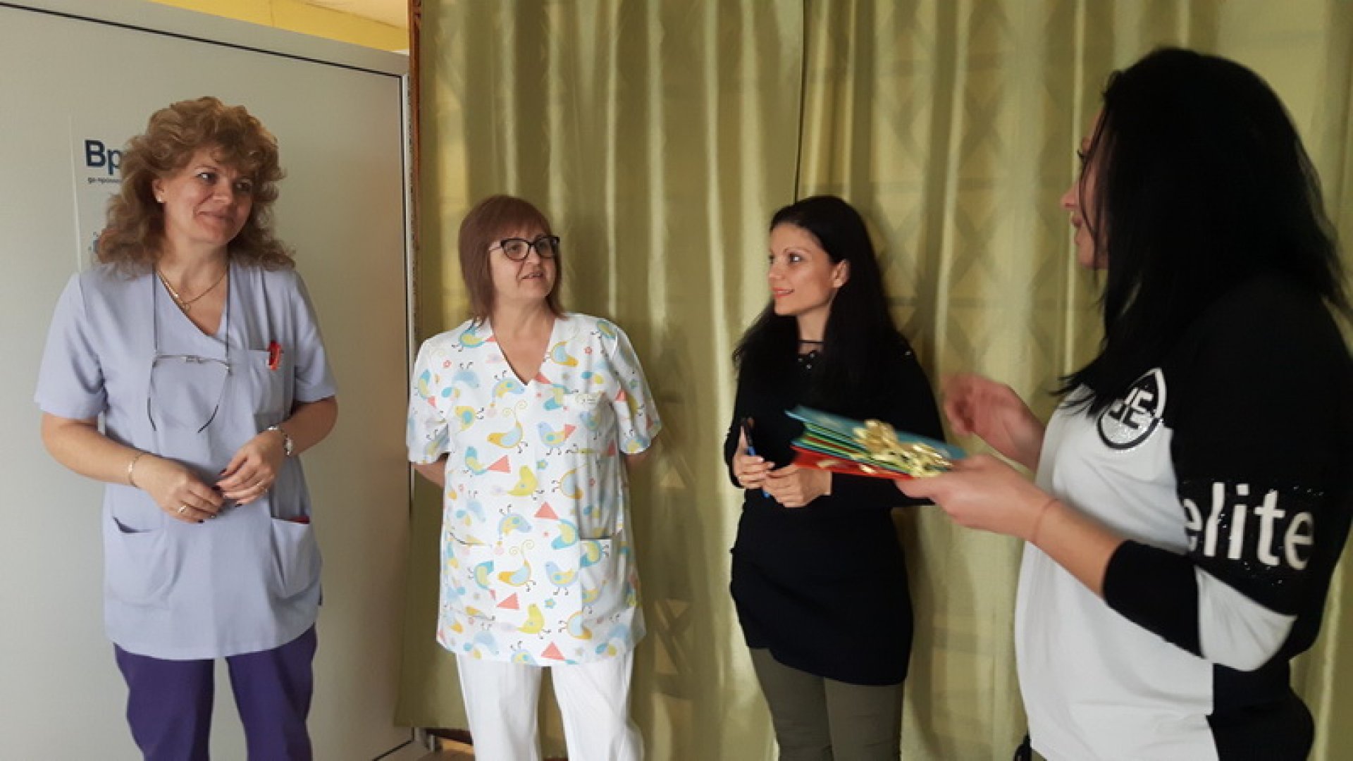 Детска градина в Крайморие записа коледен поздрав за лекарите от УМБАЛ-Бургас (Видео) - E-Burgas.com