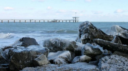 Морски бури  „изядоха” ивицата на Южния плаж в Несебър - E-Burgas.com