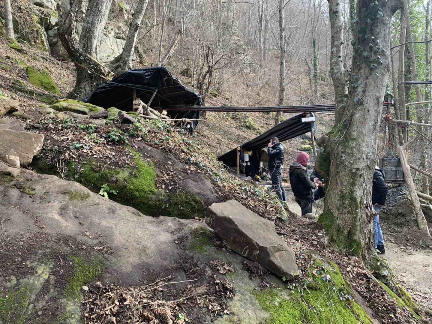 Вижте разкопките на иманярите, издирвали съкровището Алтън Стоян войвода (видео)  - E-Burgas.com