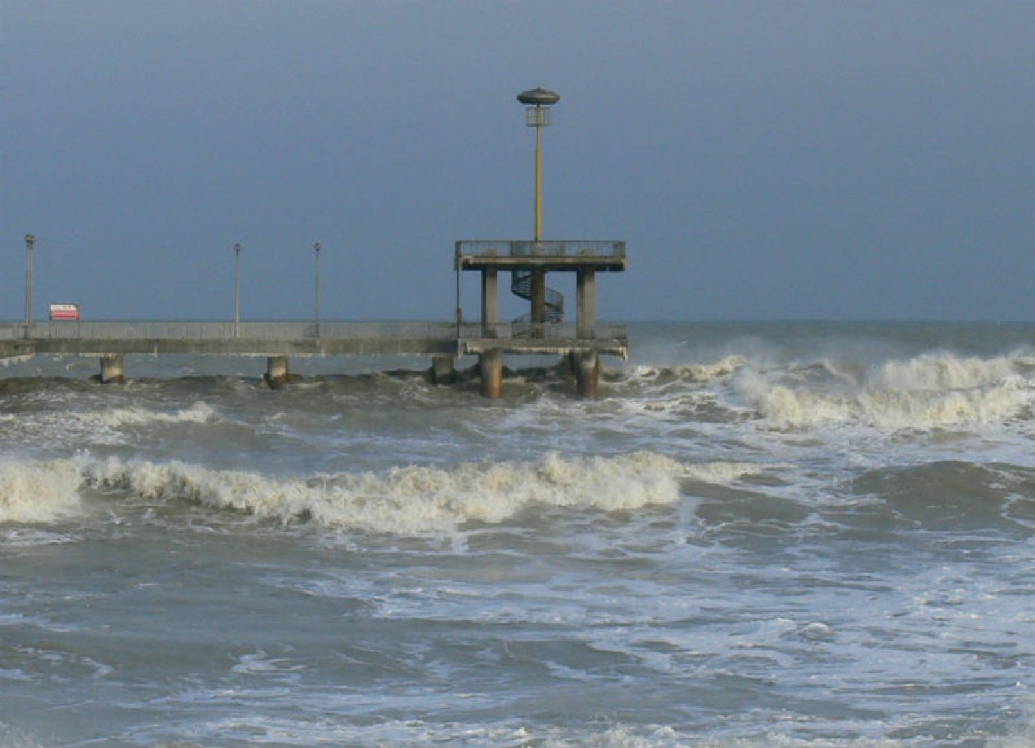Червен код в морето за Йордановден, предупреждават за огромни вълни - E-Burgas.com