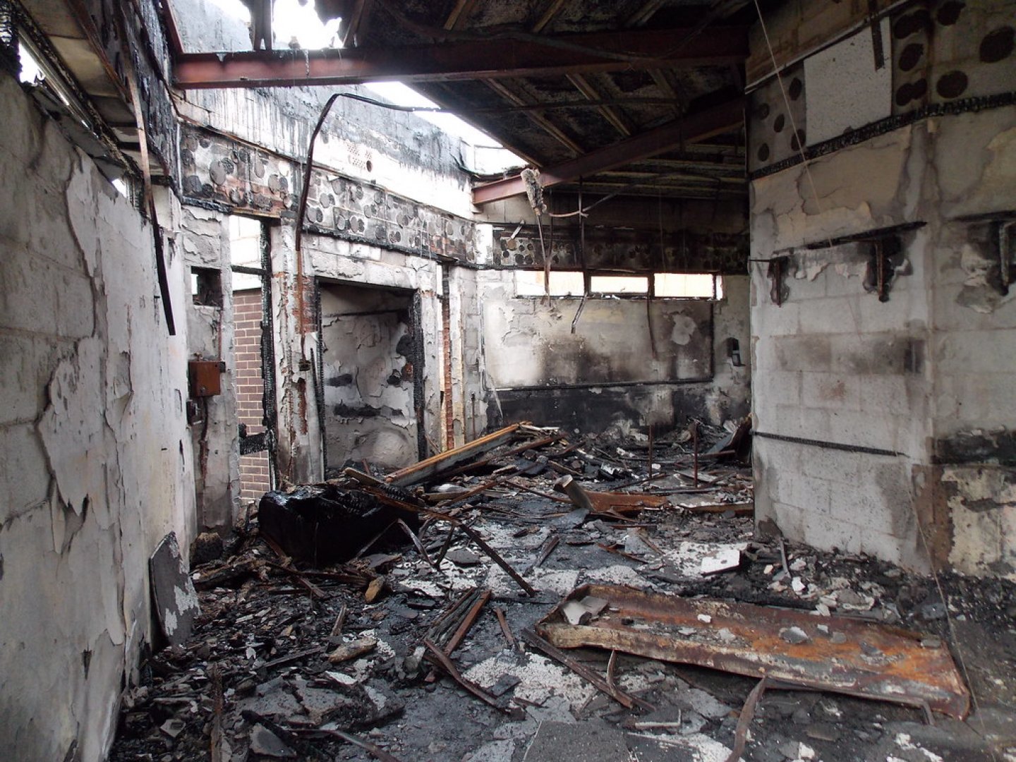 Четири файтона изгоряха в Несебър след умишлен палеж  - E-Burgas.com
