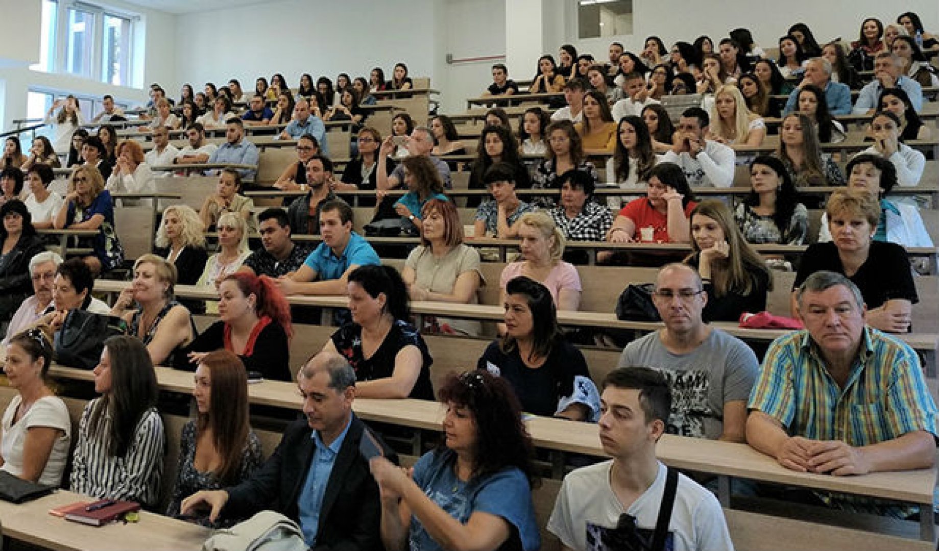 С нови стипендии ще стимулират студентите в Бургас - E-Burgas.com