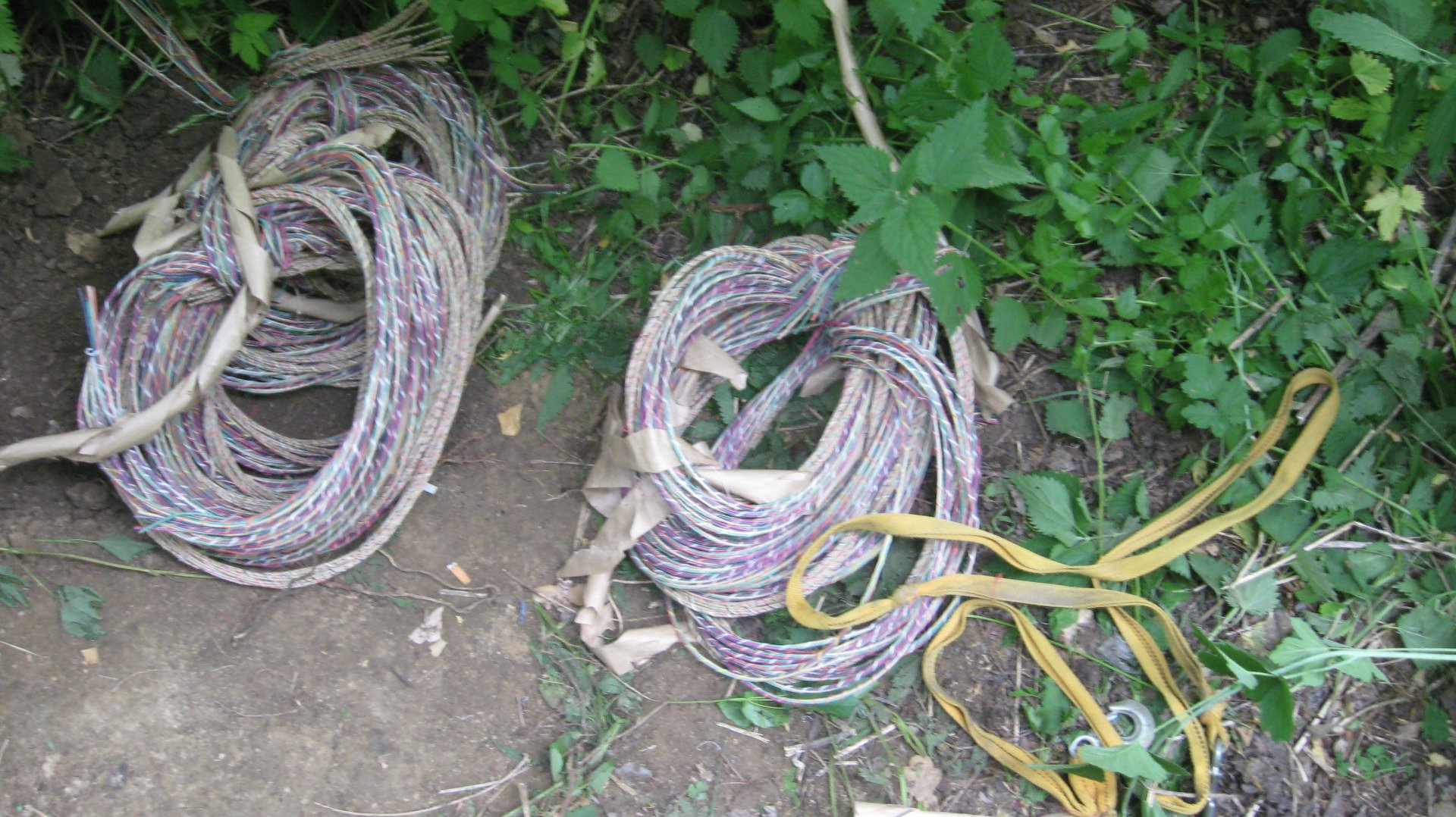 Спипаха мъж и две жени, докато копаят кабели край Равадиново - E-Burgas.com