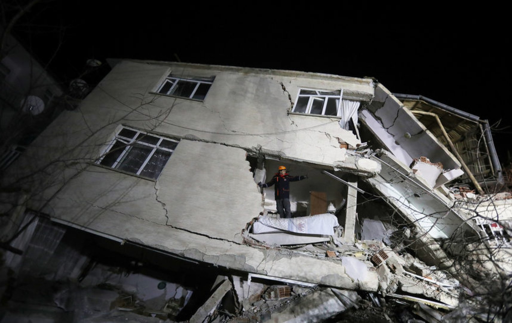 Предлагаме помощ на Турция след унищожителното земетресение - E-Burgas.com
