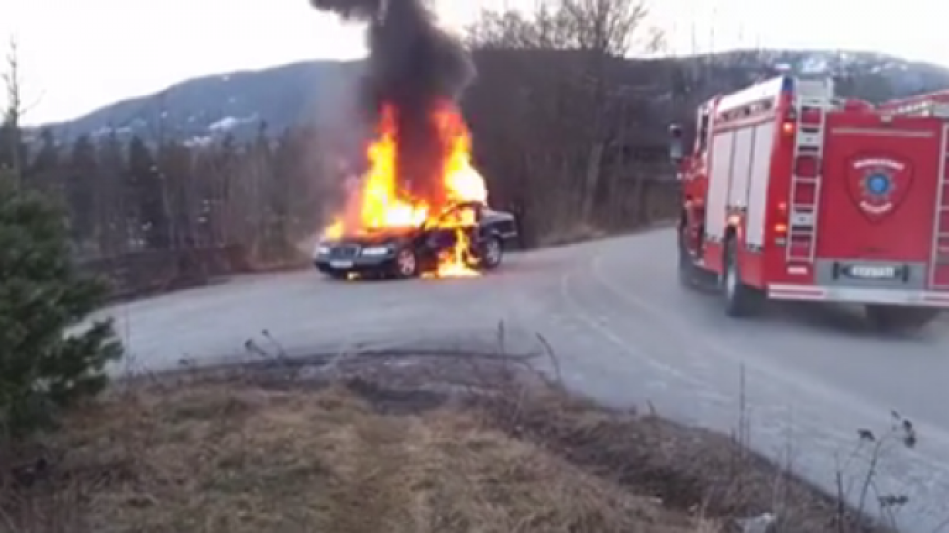 Автомобил изгоря в движение между Бургас и Варна - E-Burgas.com