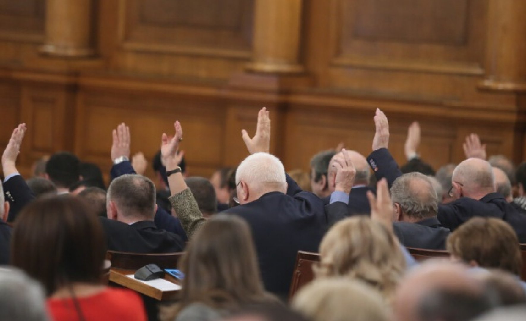 Депутатите единодушни: България е в извънредно положение! - E-Burgas.com
