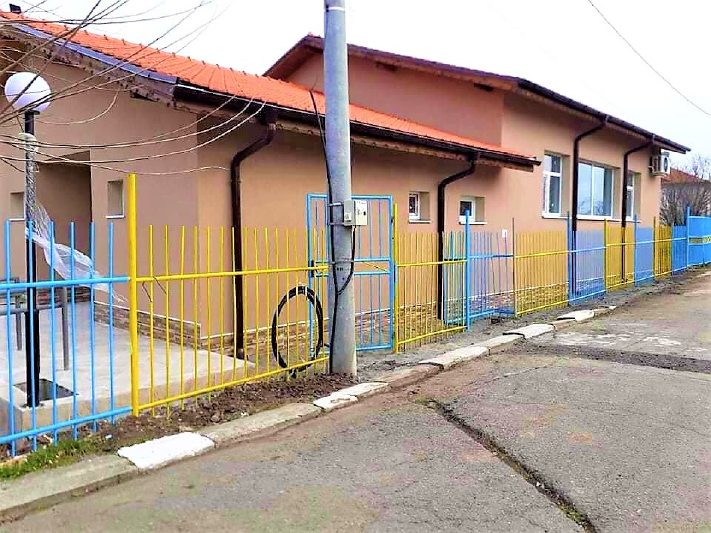 Довършват новата малка спортна зала в село Изворище - E-Burgas.com
