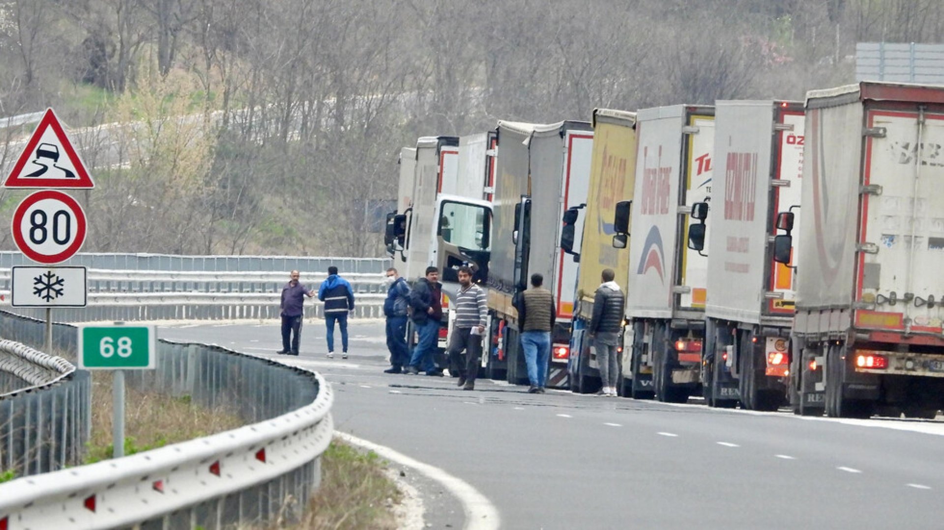 Здравният министър отмени забраната за преминаване на камиони, пътуващи за Турция - E-Burgas.com
