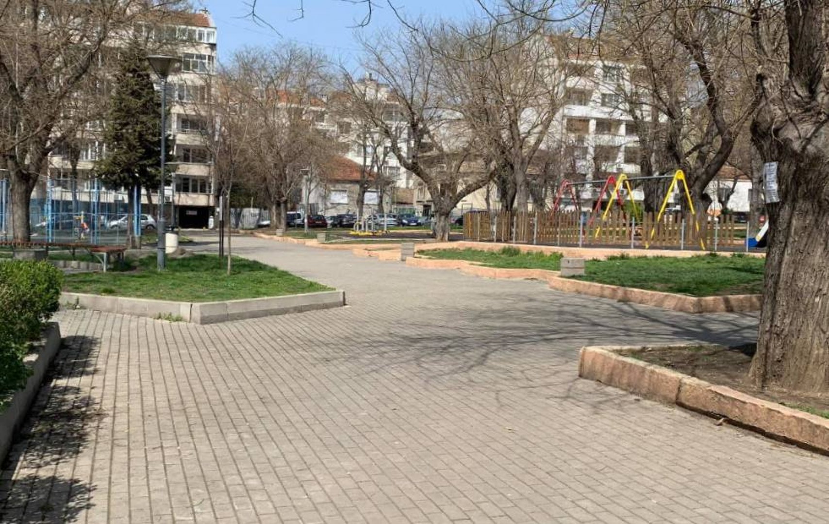Иво Баев: Премахването на пейки е безумие, безобразие и беззаконие - E-Burgas.com
