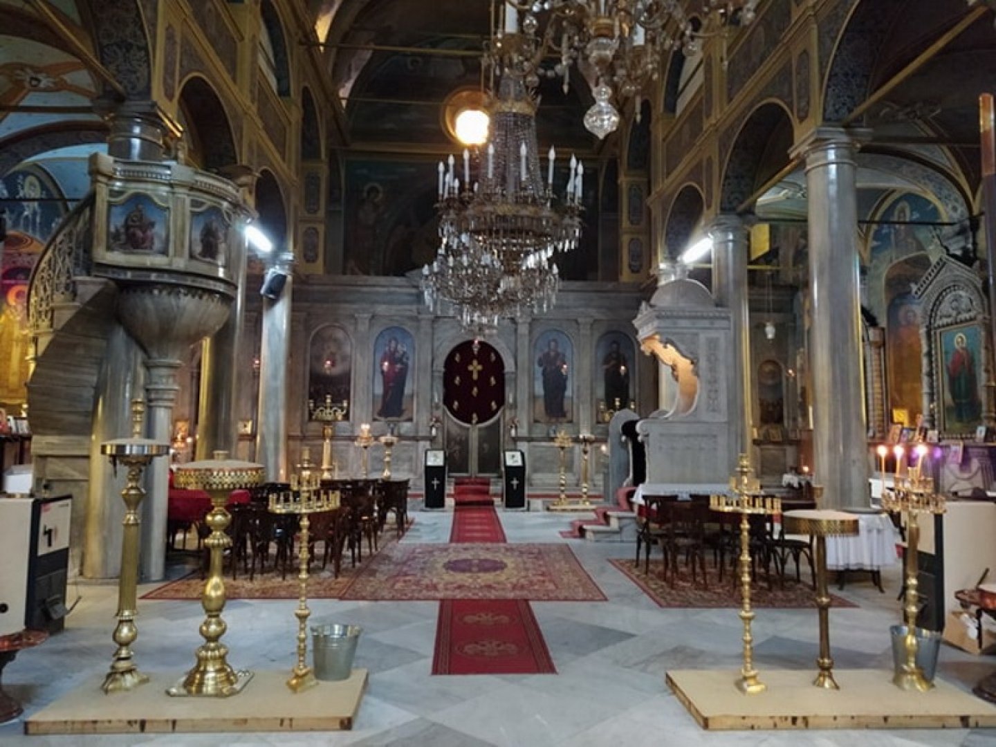 Останете у дома на Великден: Излъчват службата в най-големия бургаски храм онлайн - E-Burgas.com