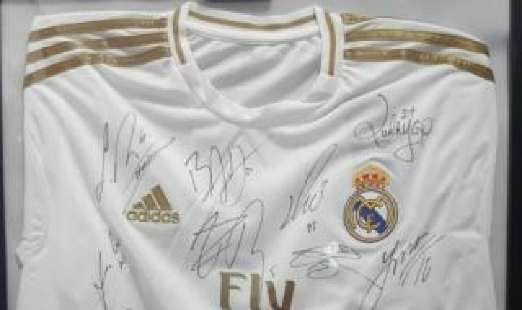 Фланелка на Реал Мадрид беше продадена на търг в подкрепа на онкоболен българин - E-Burgas.com