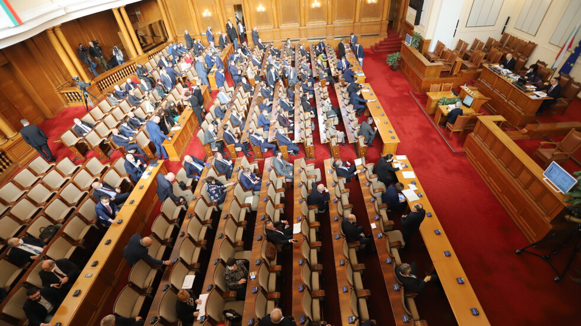 Парламентът създаде временна COVID-комисия - E-Burgas.com