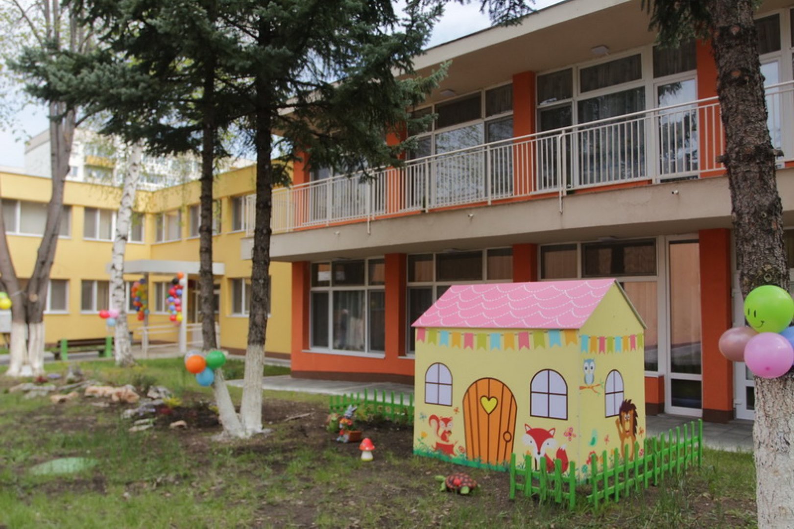 От днес при строги мерки: Детските градини започват поетапно да отварят врати - E-Burgas.com
