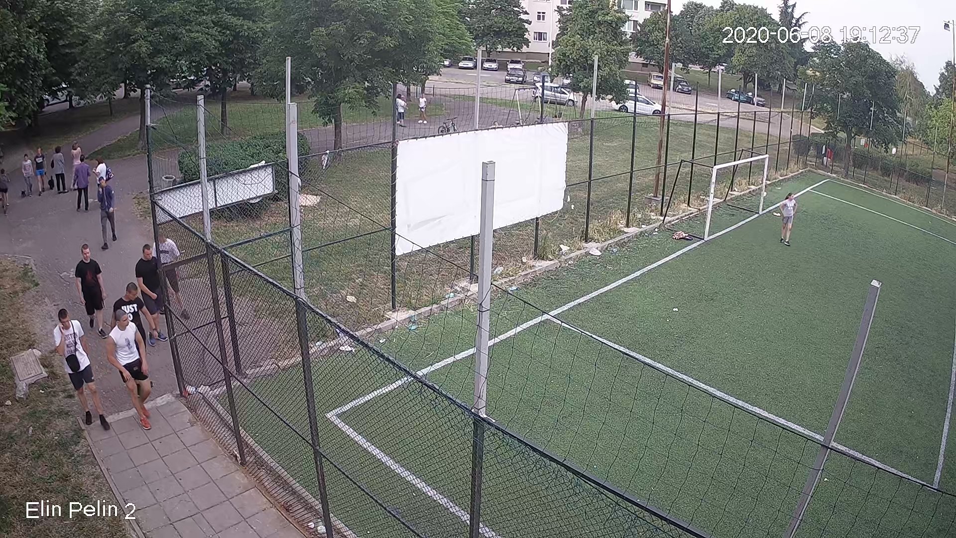 Превъзбудени тийнейджъри отново рушиха спортни площадки в Бургас (Видео) - E-Burgas.com
