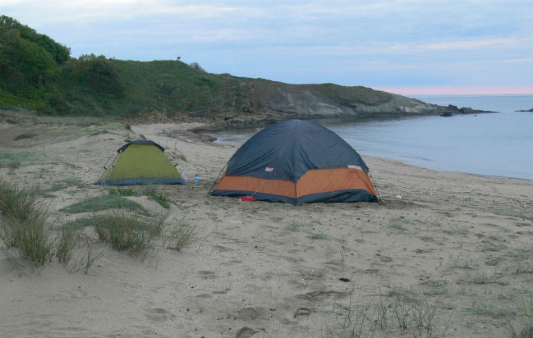 Започнаха проверки за палатки по морето, вече има и глобени  - E-Burgas.com