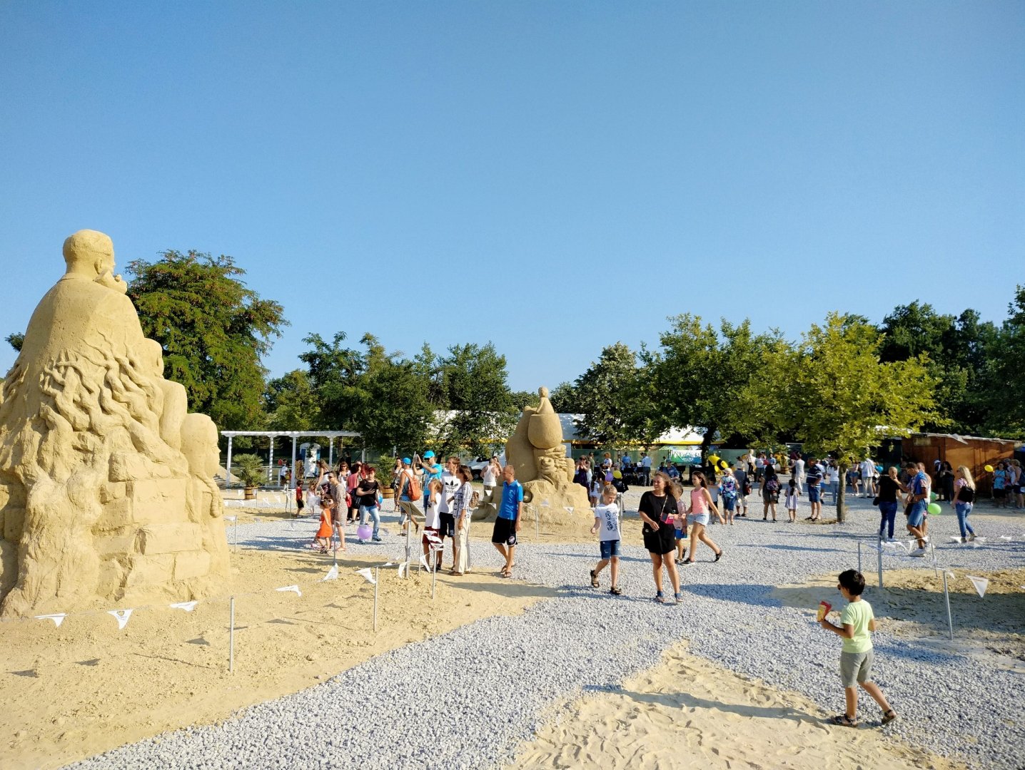 Пясъчният фестивал отвори врати, безплатен вход и днес (Снимки) - E-Burgas.com