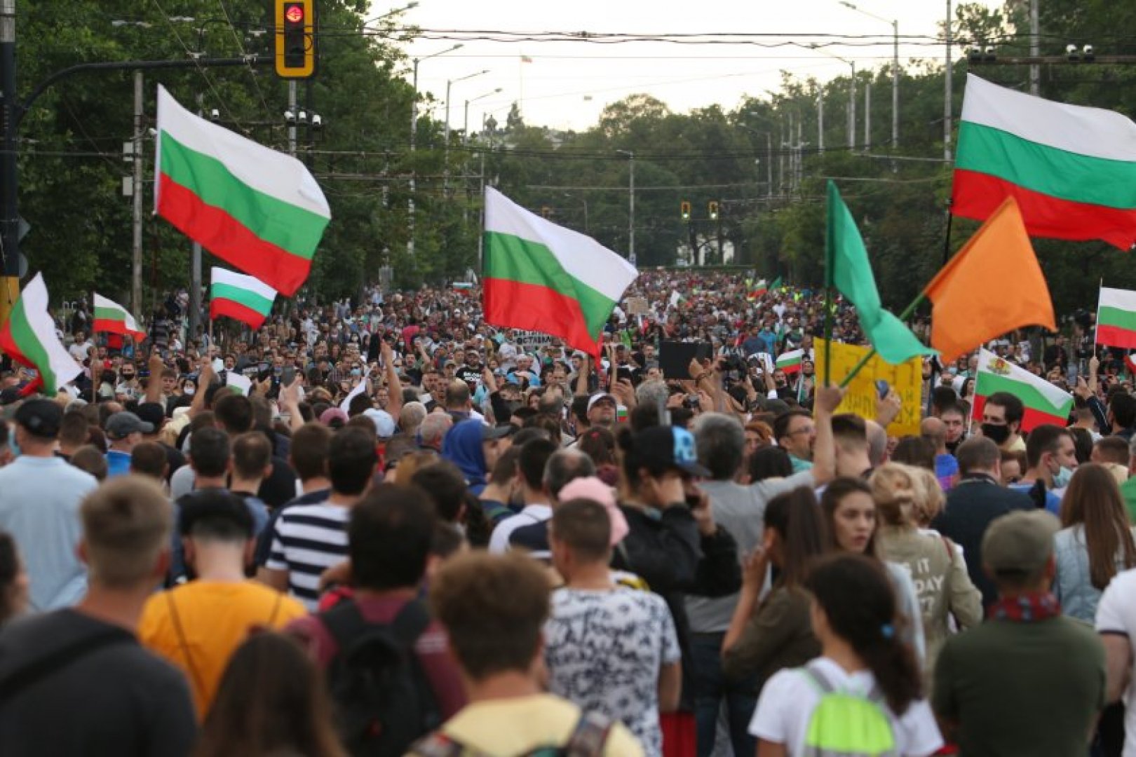 Хиляди се събраха на протест за четвърти пореден ден в София - E-Burgas.com