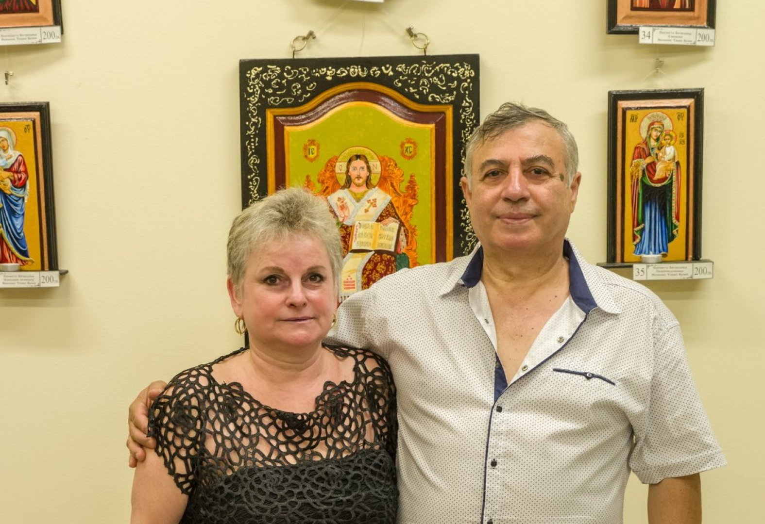 Семейство празнува 39 години съвместен живот с изложба в Бургас - E-Burgas.com