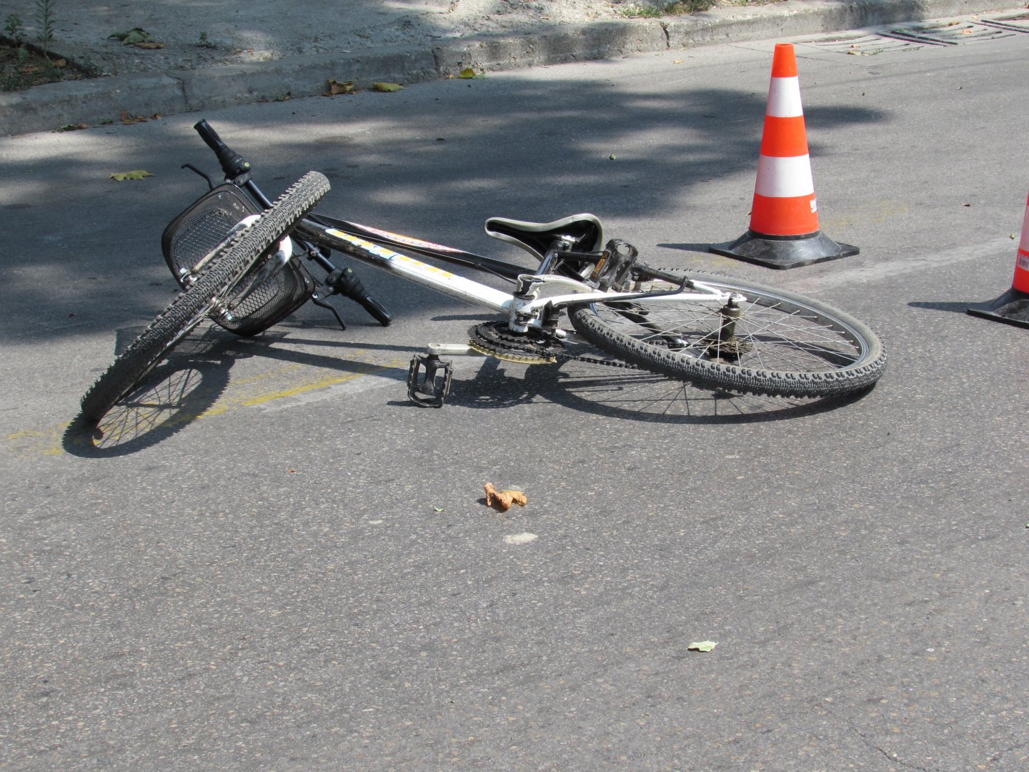 Автомобил блъсна дете с велосипед в „Лазур“ и избяга - E-Burgas.com