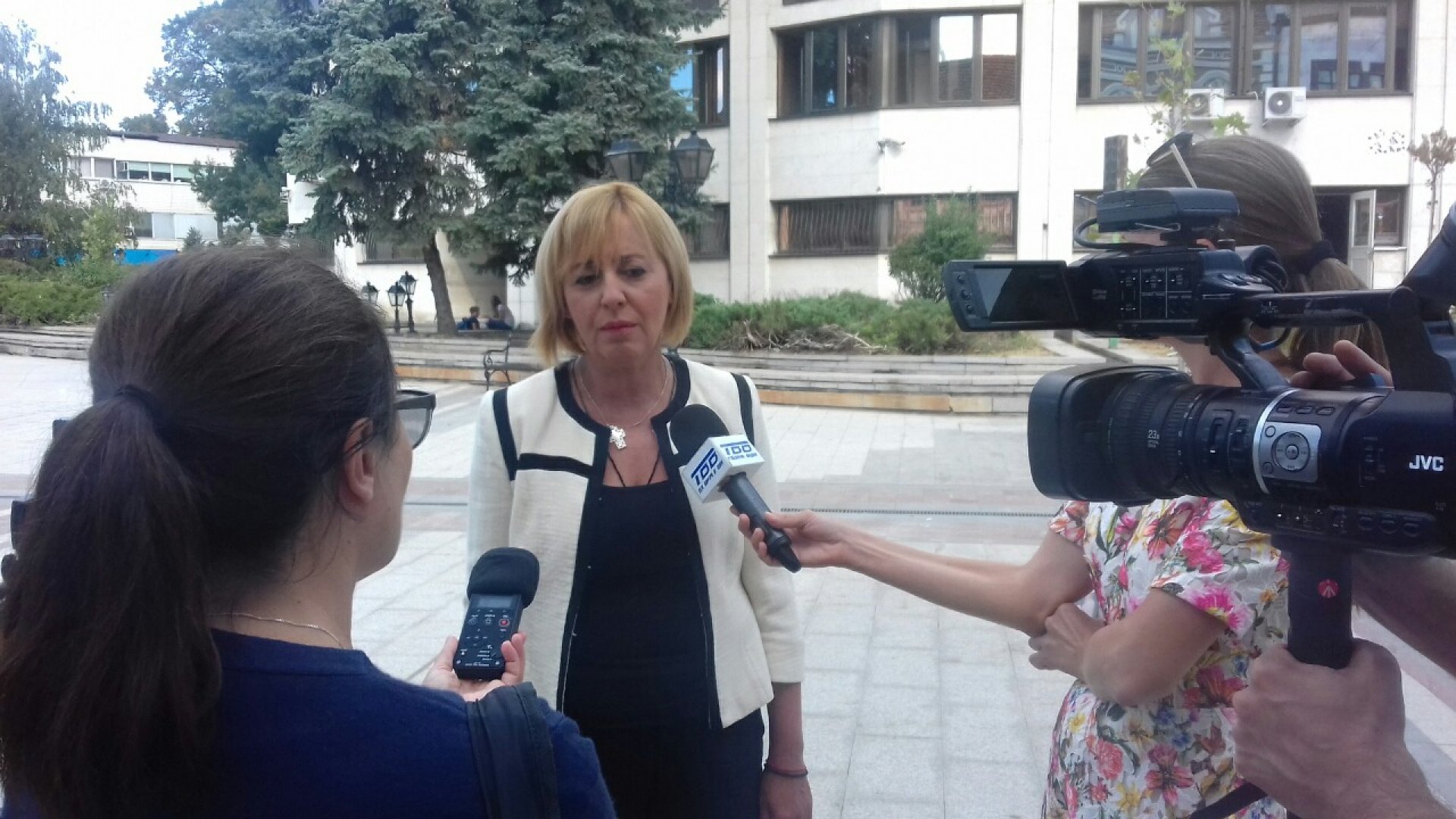 Манолова: Ключът към решаването на проблемите в България е повишаването на доходите - E-Burgas.com
