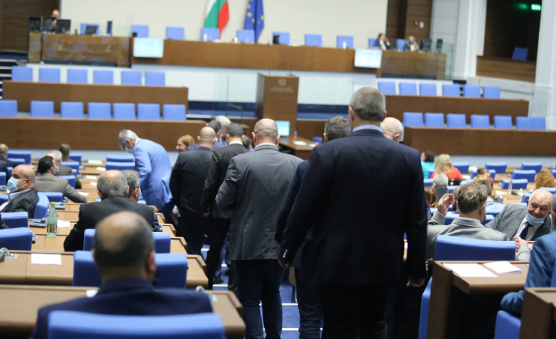 Народното събрание обсъжда исканата оставка на Караянчева днес - E-Burgas.com