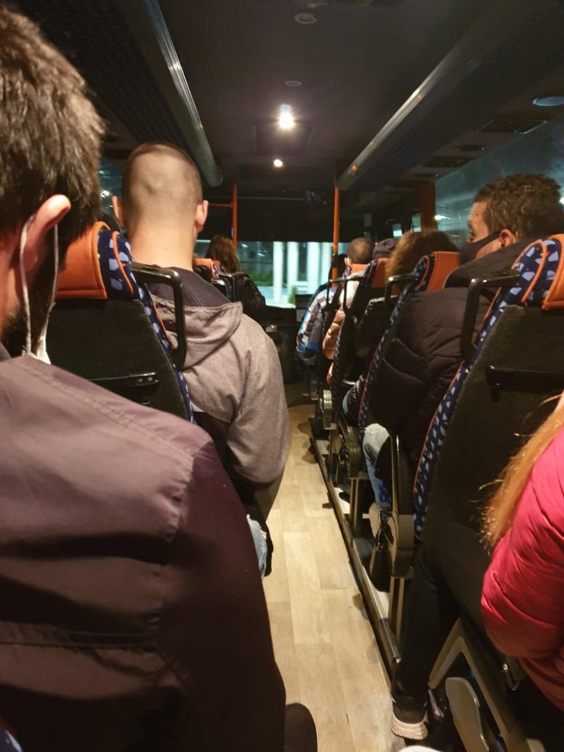 „Бургас бус“ тъпче пътници в малки маршрутки на междуградските линии   - E-Burgas.com