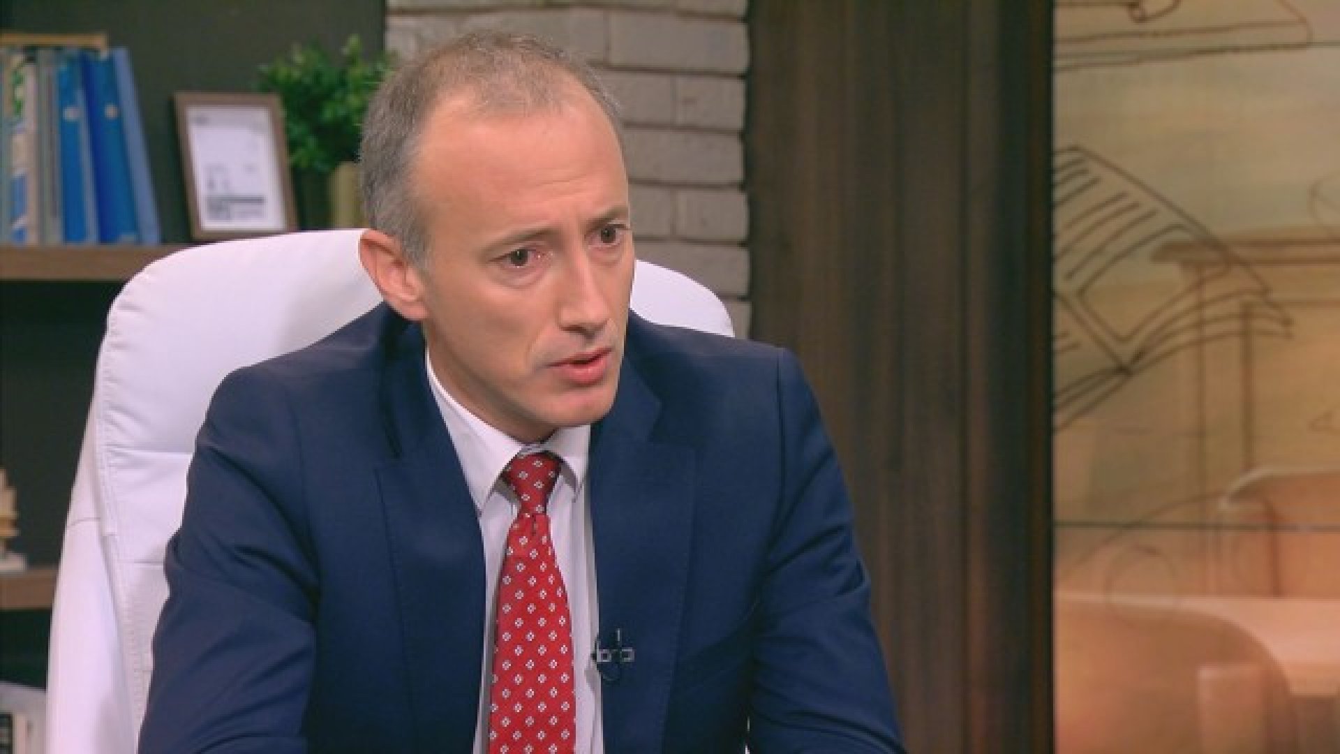 Министър Вълчев: Няма да има нулева година, на училище през лятото е последен вариант - E-Burgas.com
