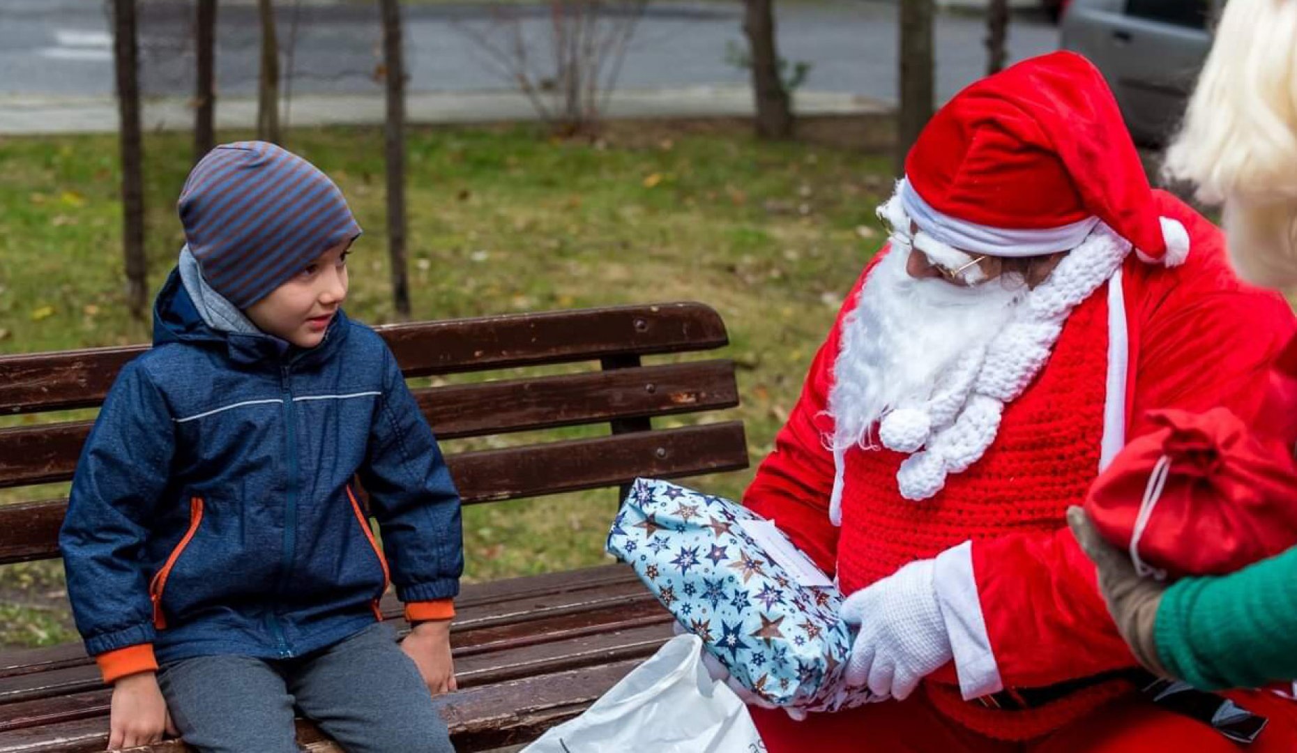 Дядо Коледа дойде в Несебър (Снимки) - E-Burgas.com