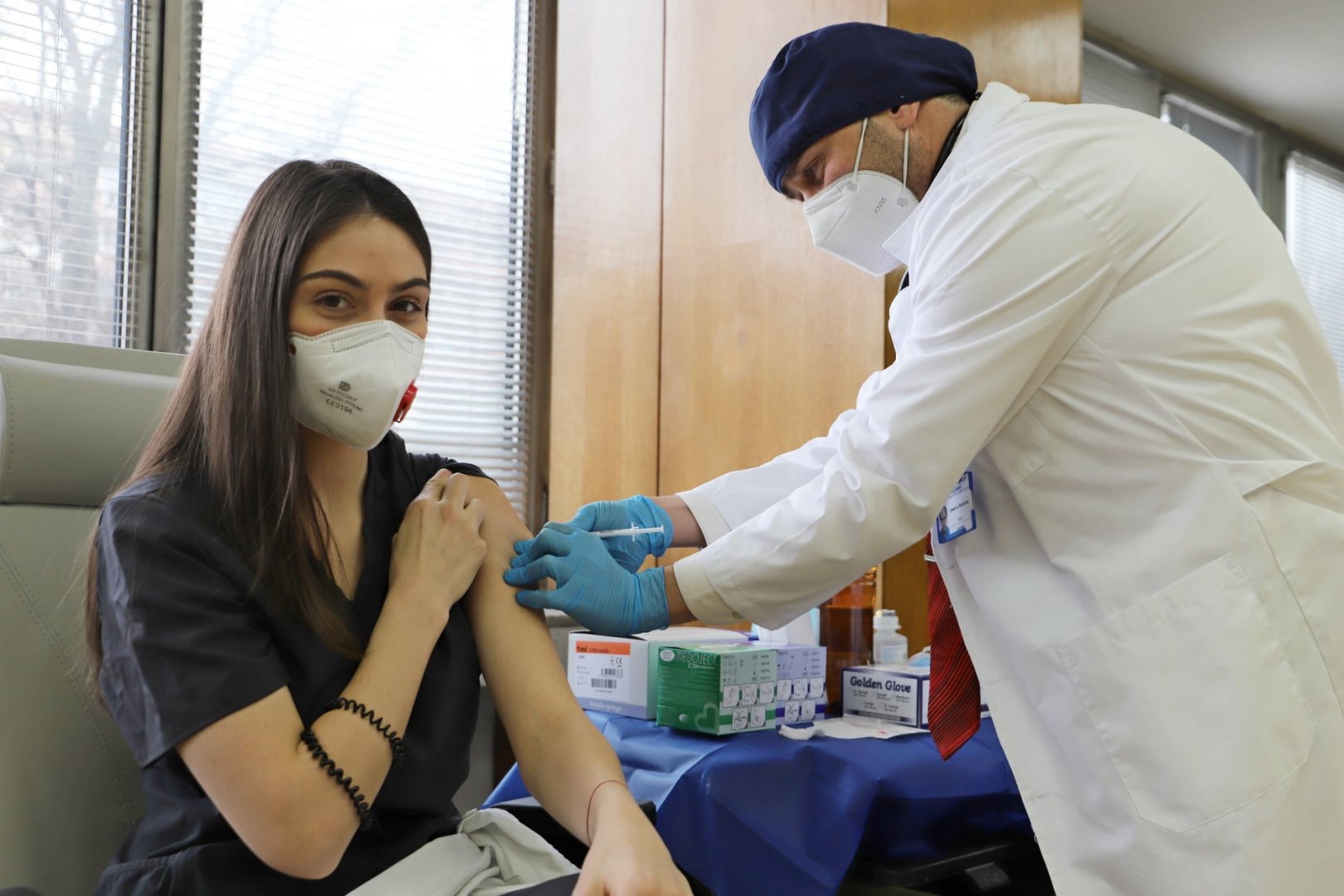 Pfizer изпревари AstraZeneca в област Бургас, общо 554 души се ваксинираха за ден - E-Burgas.com