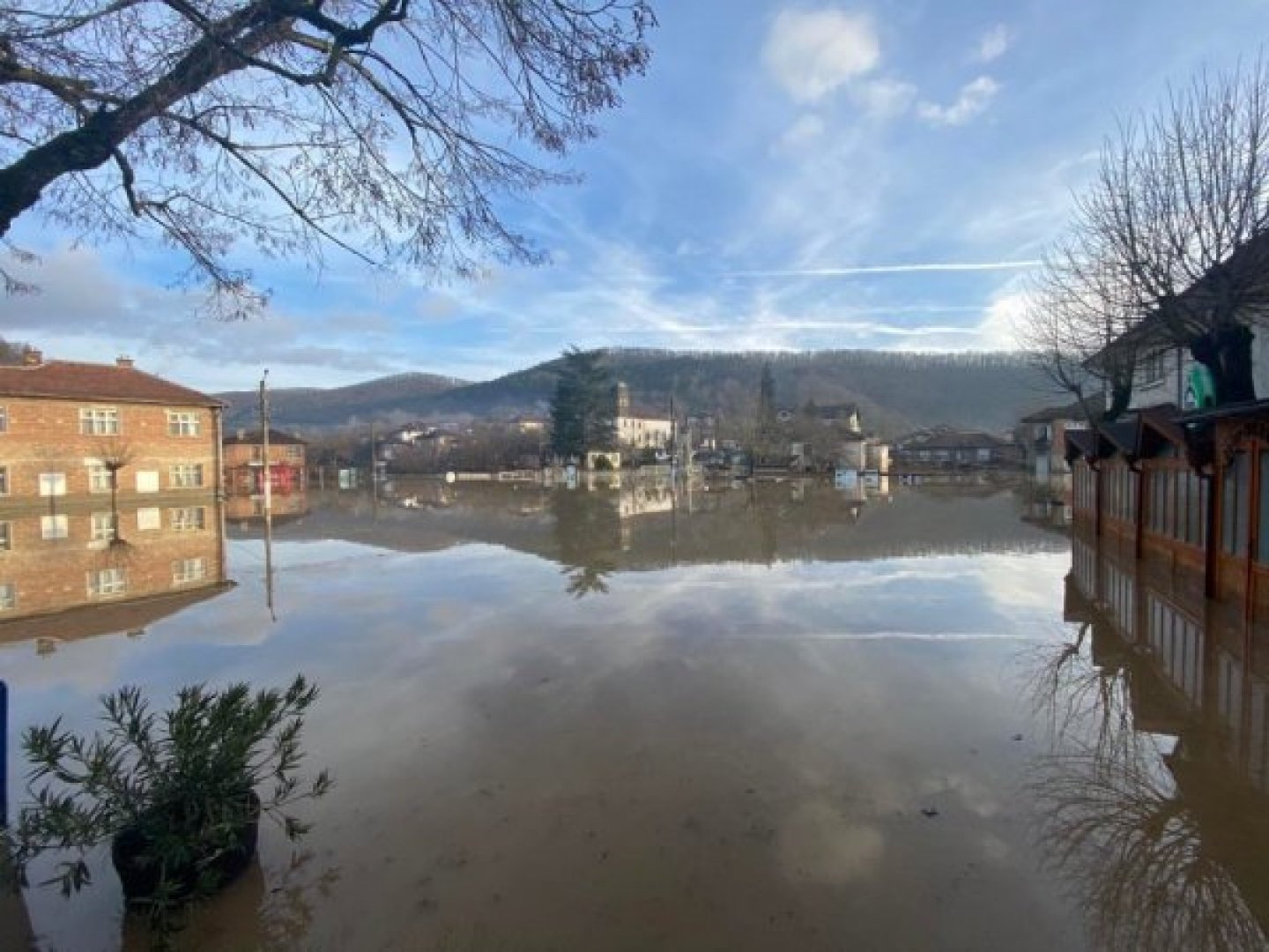 Кметът на Кости: Водата в се оттегля, но ще отменим частичното бедствено положение утре или в петък - E-Burgas.com