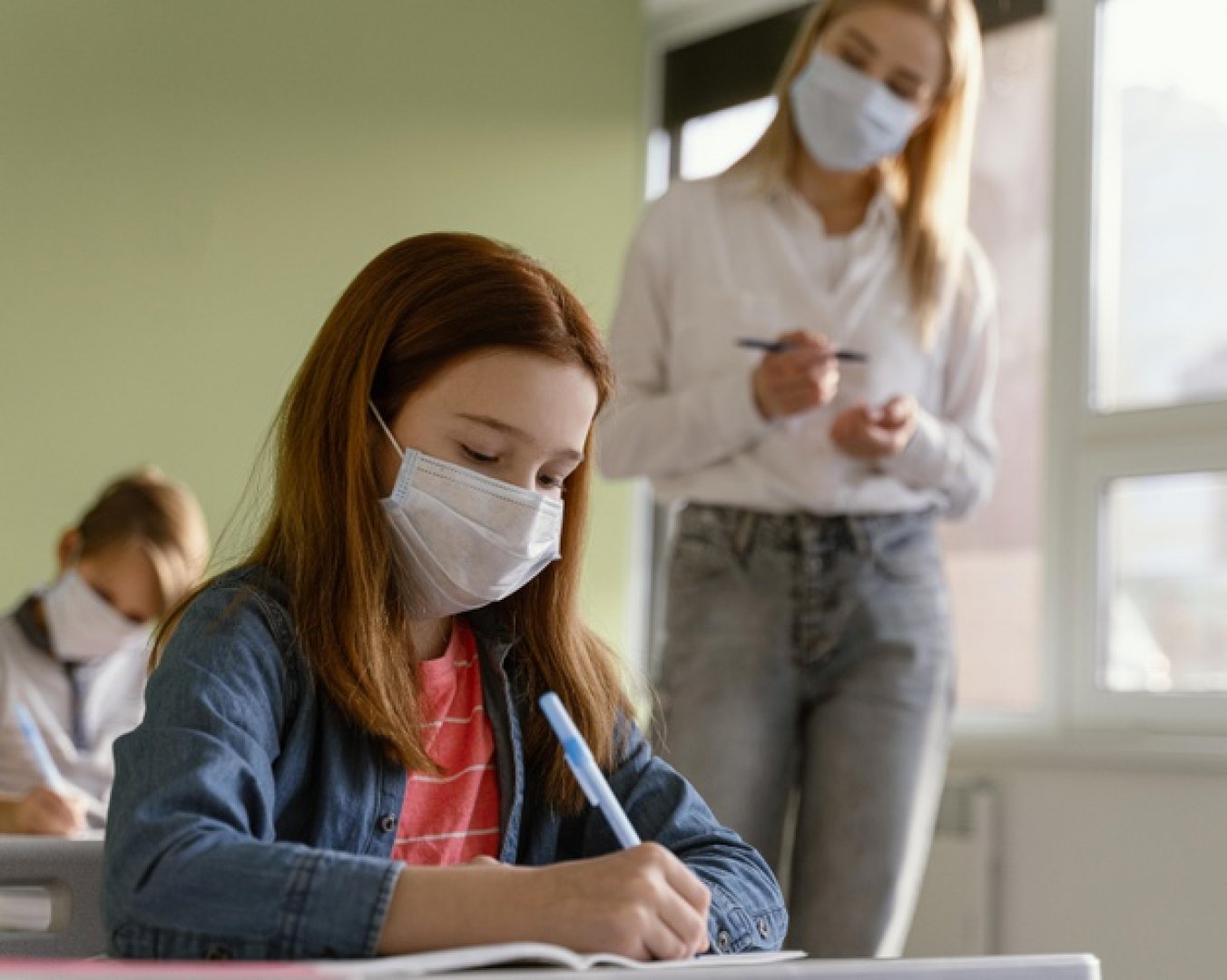 Едва 30% от учителите са имунизирани, малко над 20% са преболедували ковид - E-Burgas.com