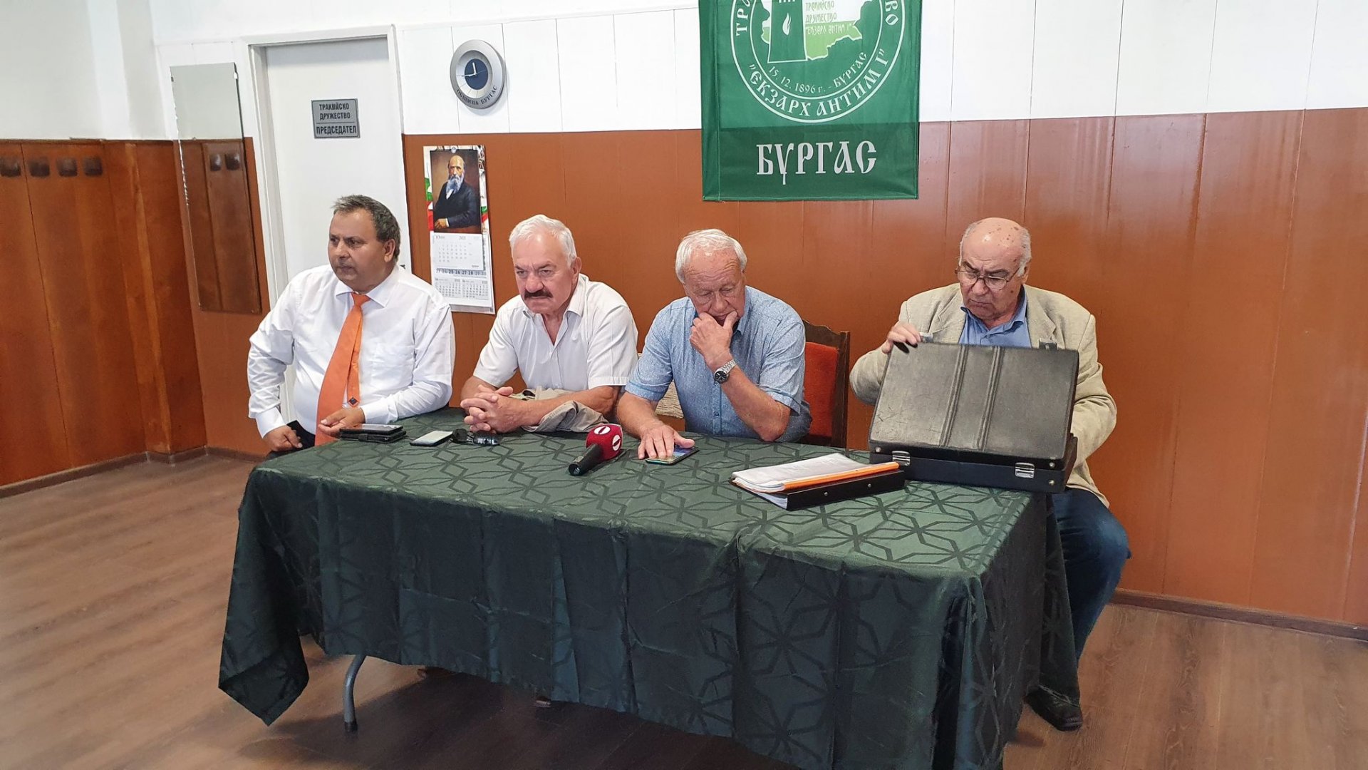 Бургаските тракийци не могат да се явят сами на избори, удрят рамо на „Възраждане“ - E-Burgas.com