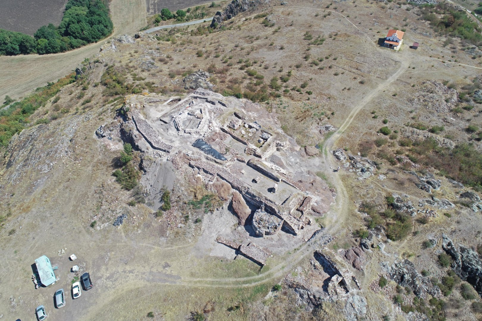 Археолози проучват водохранилището и източната крепостна стена на замъка в Русокастро  - E-Burgas.com
