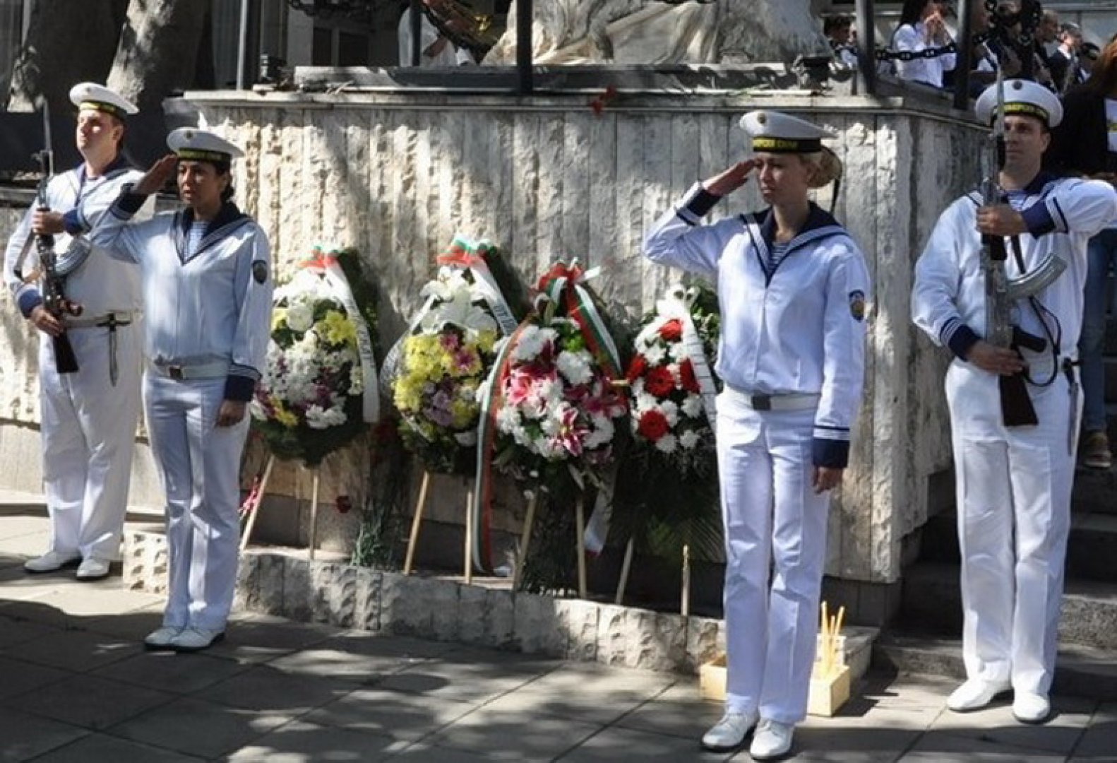 Концерти, знамена и цветя в Бургас за Съединението - E-Burgas.com