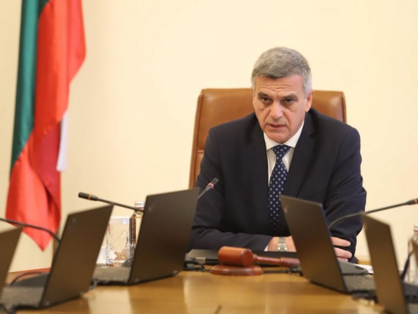 Янев назначи нов зам.-министър от Оксфорд - E-Burgas.com