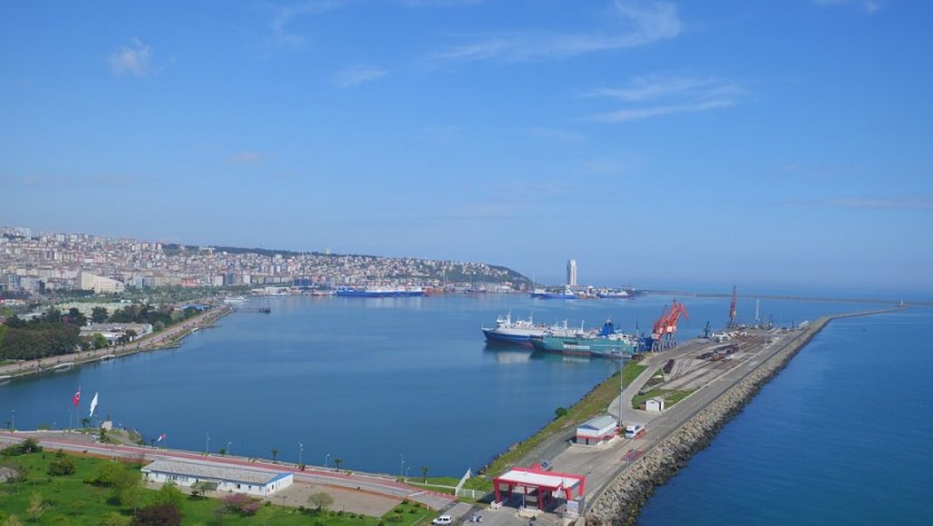 Екипаж на български кораб е заразен с ковид, готвачът е починал - E-Burgas.com