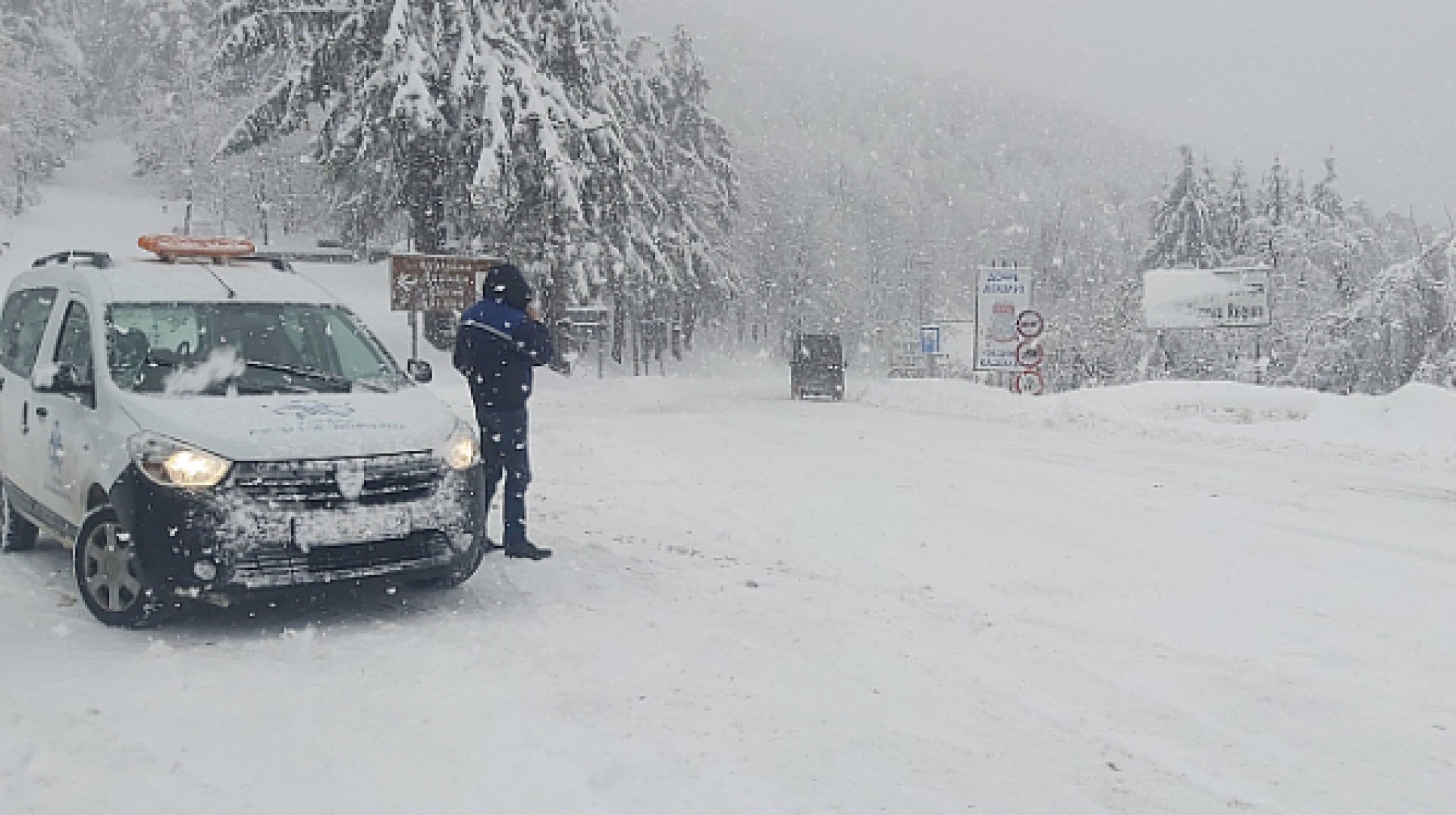 Внимавайте ако пътувате, снежна покривка на някои места в страната - E-Burgas.com