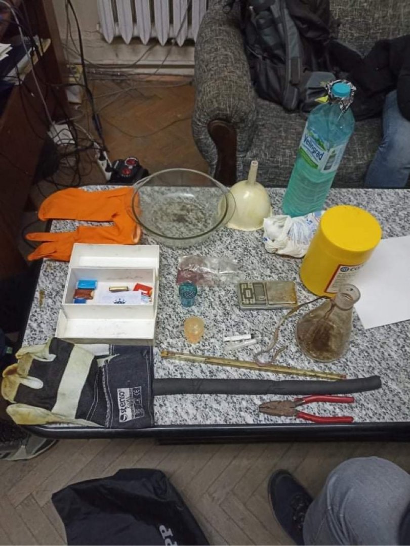 Хванаха бургаски криминоген с подвижна лаборатория за наркотици (Снимки) - E-Burgas.com